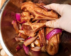 超好吃的烤羊（yáng）排烤箱版的做法 步驟1